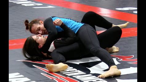 clips4sal|Grappling Girls in Action .
